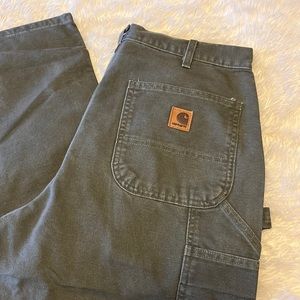 Like new Carhart work pants cargo Size 33/36 Dungaree Fit